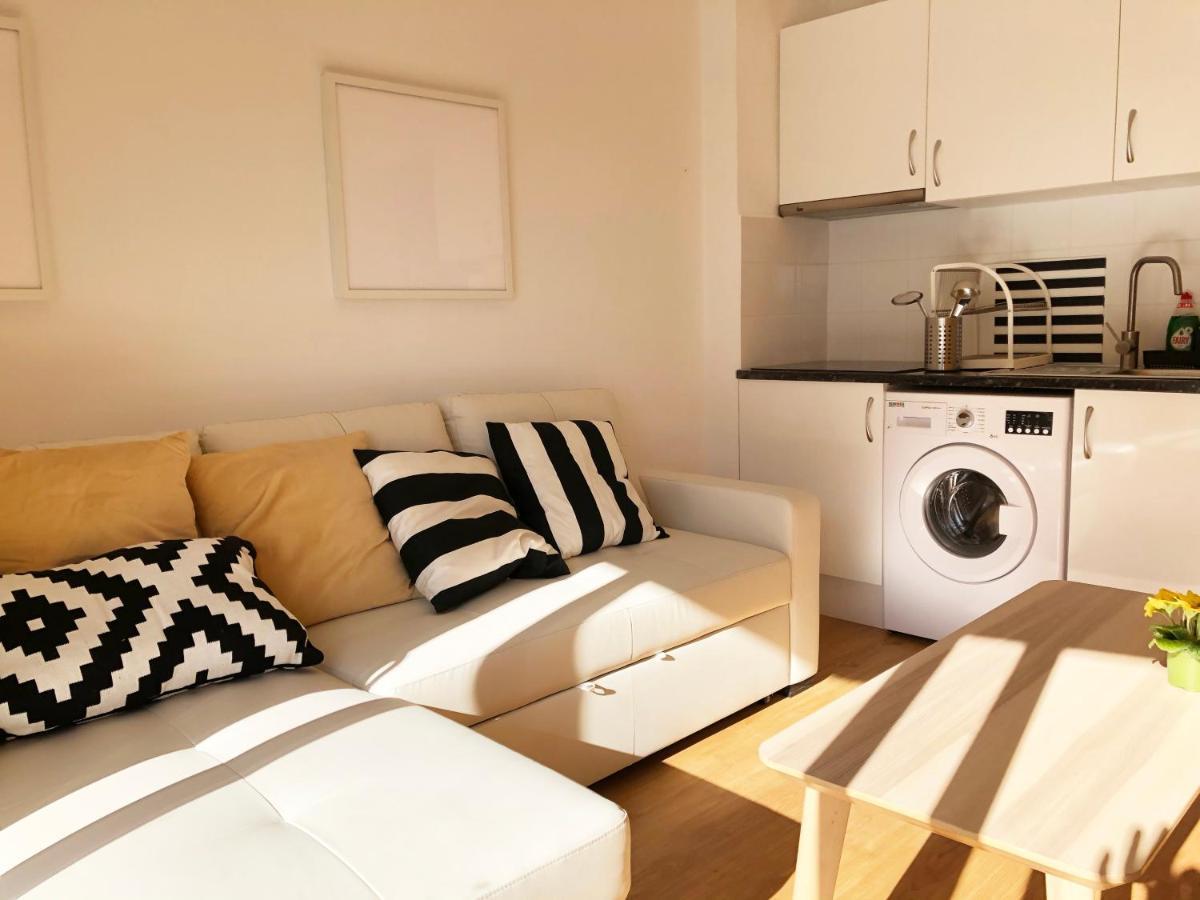 Lovely Seaside Apartment In Front Of Calafell Beach And Cunit Beach Segur de Calafell Exterior foto